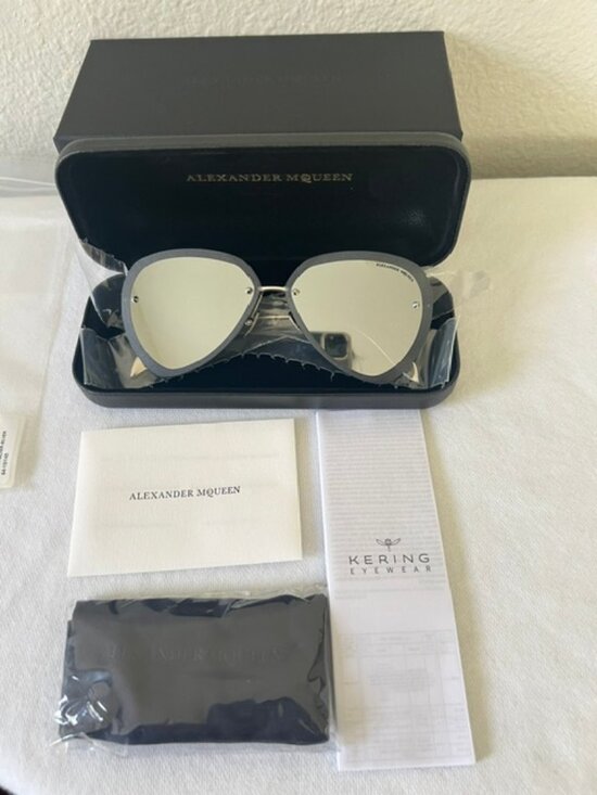 Alexander McQueen AM0120SA 002 Womens Sumglasses Gary Black And Silver main image 13